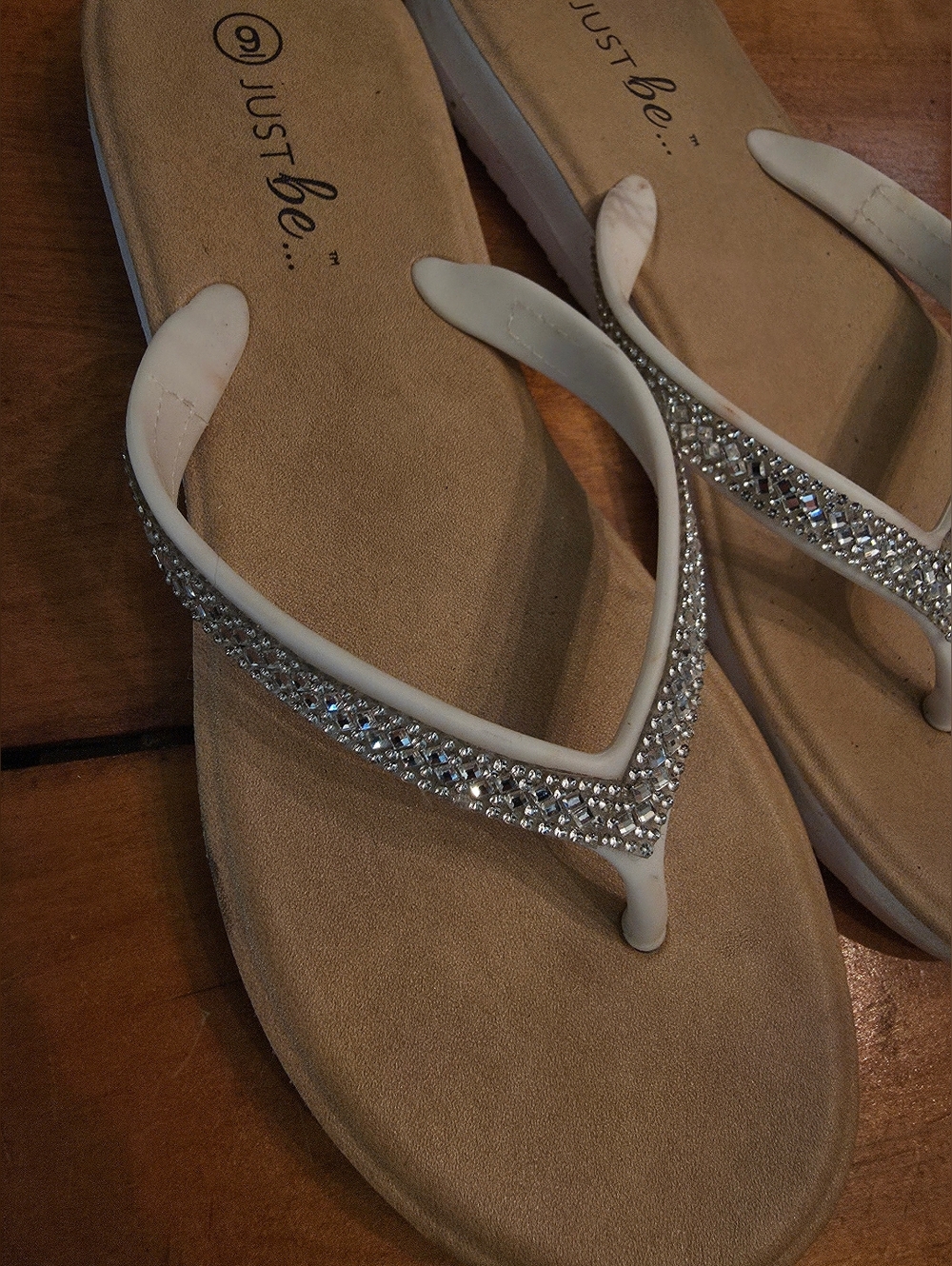just be White Rhinestone V‑Strap Flip Flops (9)